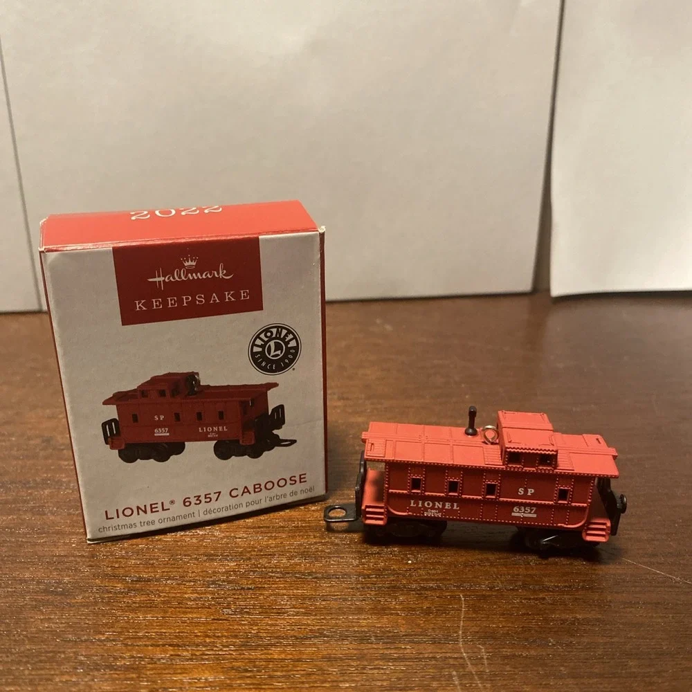 Hallmark Christmas Ornament 2022‎ Lionel 6357 Caboose Train Car